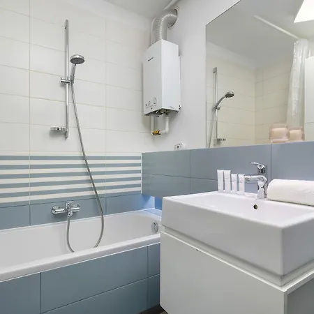 Apartmán Comfortable With Air Conditioning And Balcony By Renters Krakov