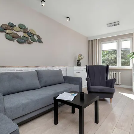 Comfortable With Air Conditioning And Balcony By Renters *