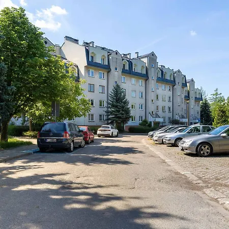 Comfortable With Air Conditioning And Balcony By Renters Apartmán *